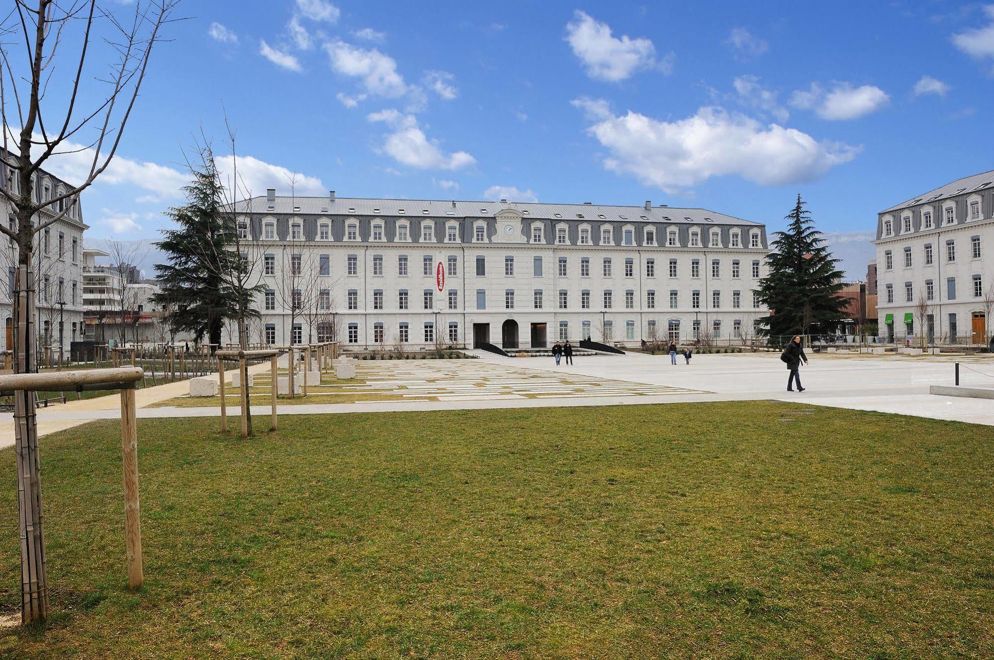 Aparthotel Residhome Caserne De Bonne 4*